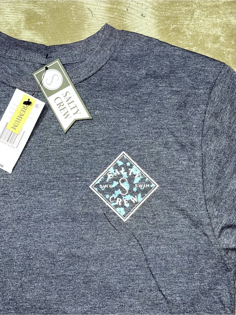 Salty Crew Grey Blue Fishing Sink Swim Short Sleeve Tee Shirt Boys NWT XL - Picture 2 of 5